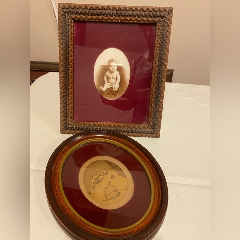 Tramp art photo frame and oval vintage frame